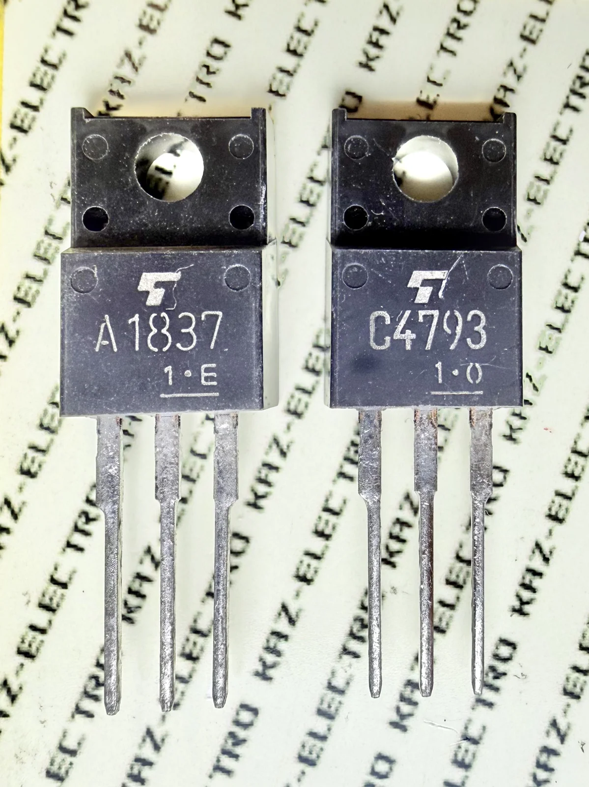 2SA1837 2SC4793 Toshiba TO-220AB full-mold successor to 2SA968 2SC2238 no insulation sheet required